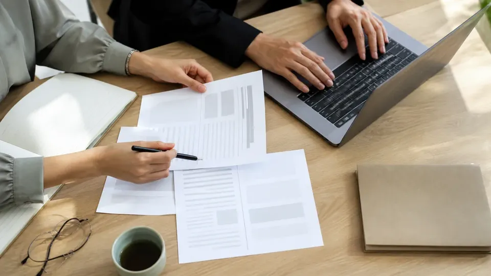 Dịch Thuật Công Chứng CVN – Công Ty Dịch Thuật Công Chứng Hải Phòng — hình minh họa dịch thuật
