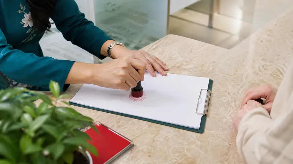 Địa Điểm Công Chứng Giấy Tờ Ở Đâu Hà Nội — hình minh họa công chứng